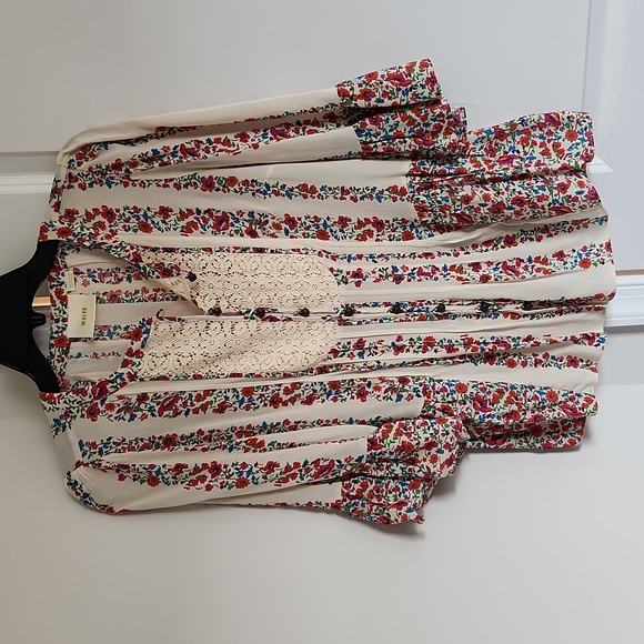 Maeve Tops - Maeve Anthropologie Size 4